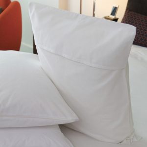 8881 T-200 Import Hooded Pillow Protector